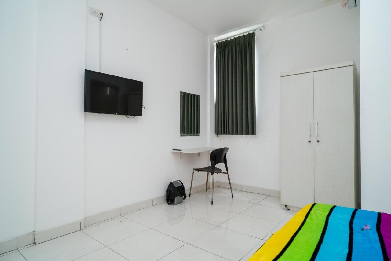 Living Kost Syariah At Alam Sutera Redpartner 2* Tangerang