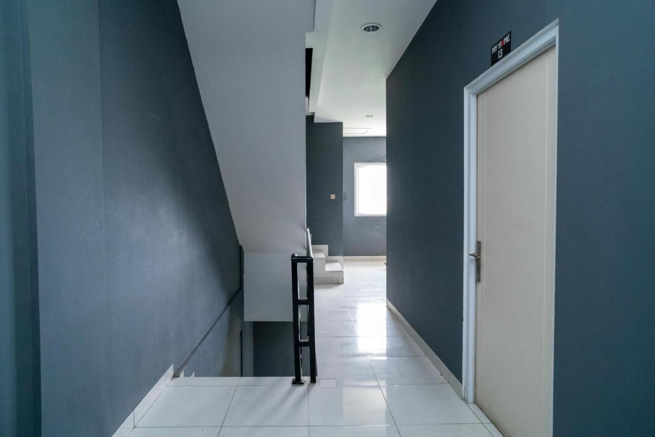 Living Kost Syariah At Alam Sutera Redpartner Hotel