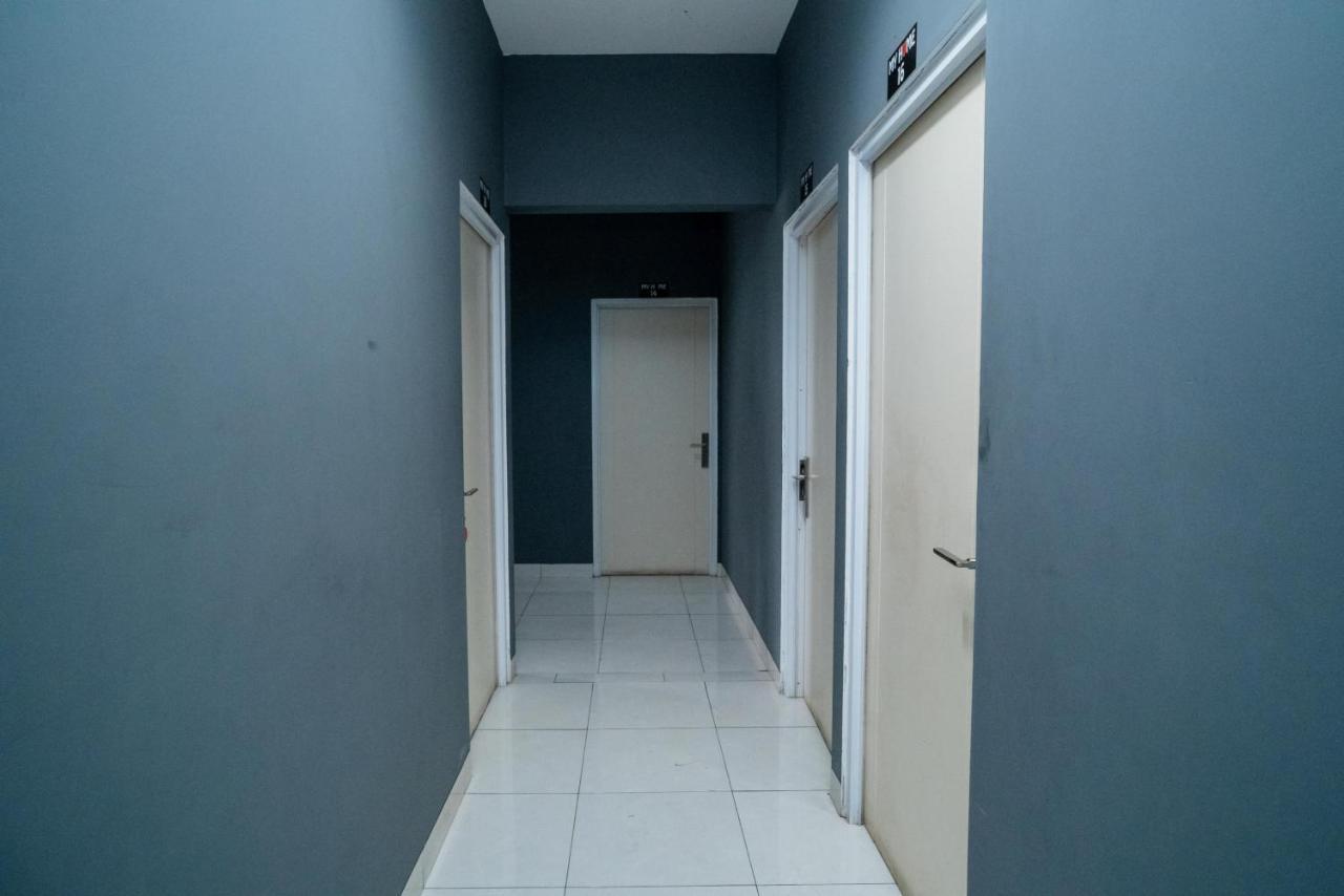 Living Kost Syariah At Alam Sutera Redpartner Hotel Tangerang